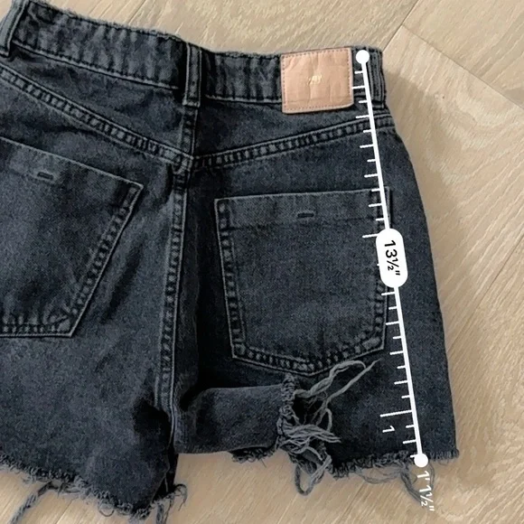 Zara Distressed Denim Shorts - Picture 3 of 5